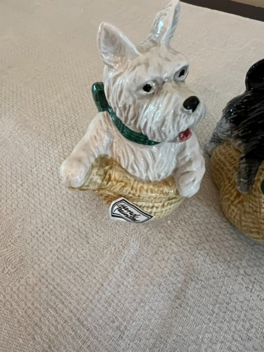 Vtg 1993 OCI Christmas White Westie Black Scottie Salt Pepper Shaker Set - Picture 3 of 9